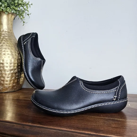 Clarks Women’s Ashland Joy Leather Slip-On Loafers Black Comfort Shoes Size 7M - Picture 10 of 14